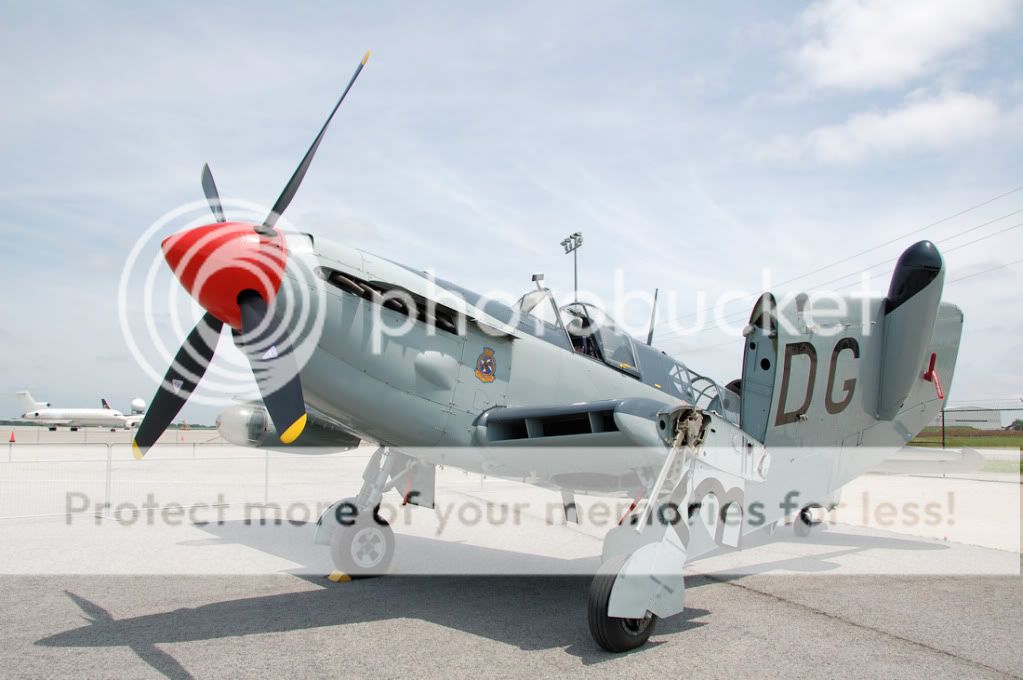 http://i706.photobucket.com/albums/ww65/british_canuck_1989/Warbirds/Firefly_CWHM3.jpg