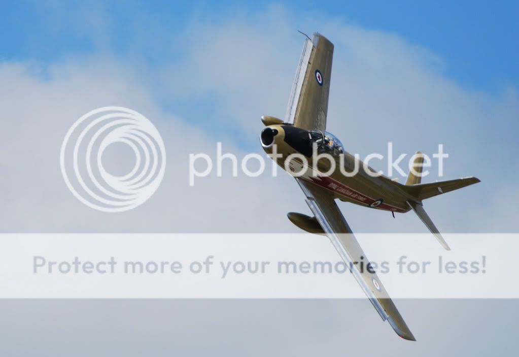 http://i706.photobucket.com/albums/ww65/british_canuck_1989/Warbirds/HawkOneTrentonJuly4092.jpg